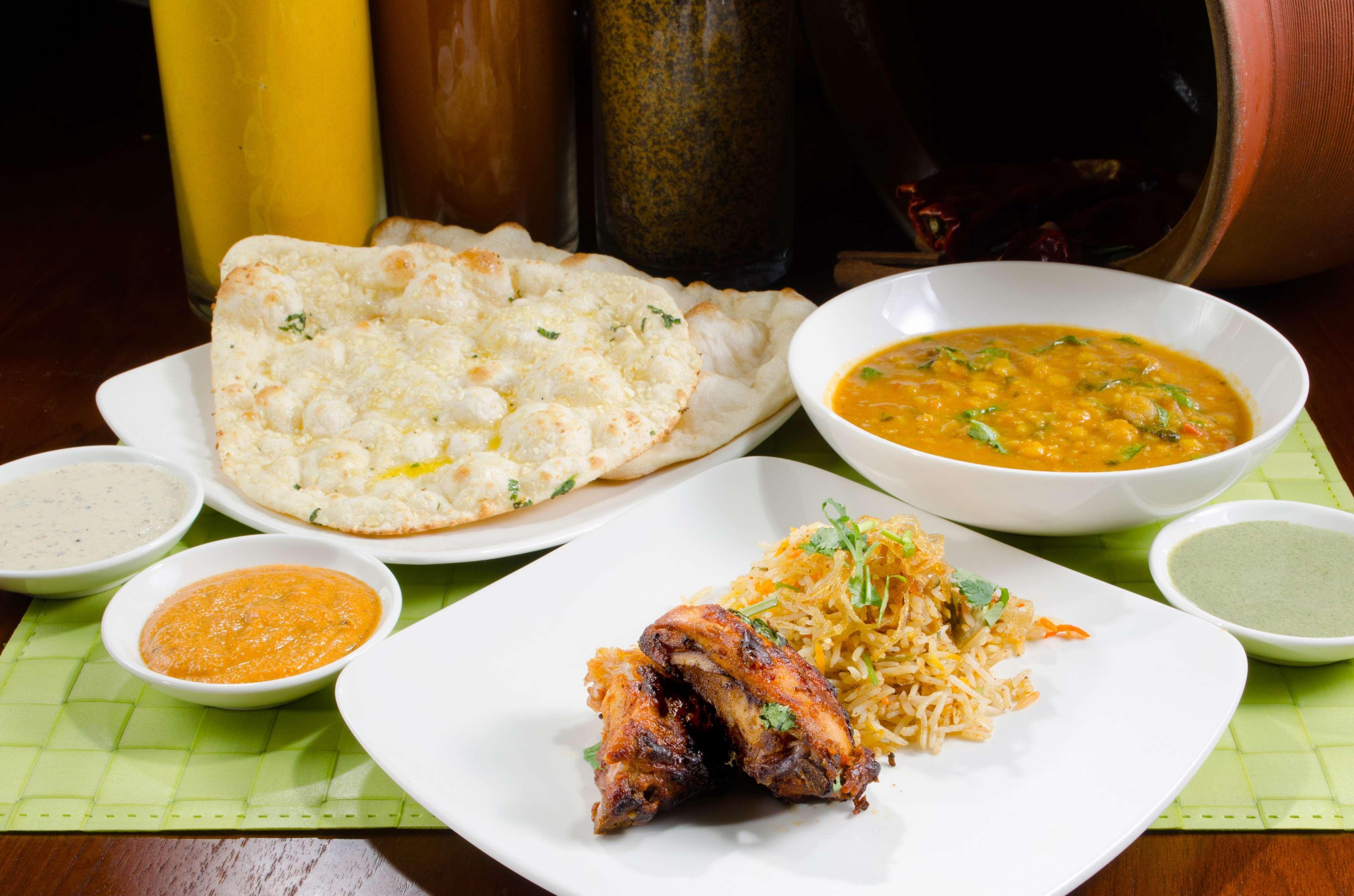 Hotel Hyatt Regency Kinabalu Kota Kinabalu Zewnętrze zdjęcie Indian cuisine