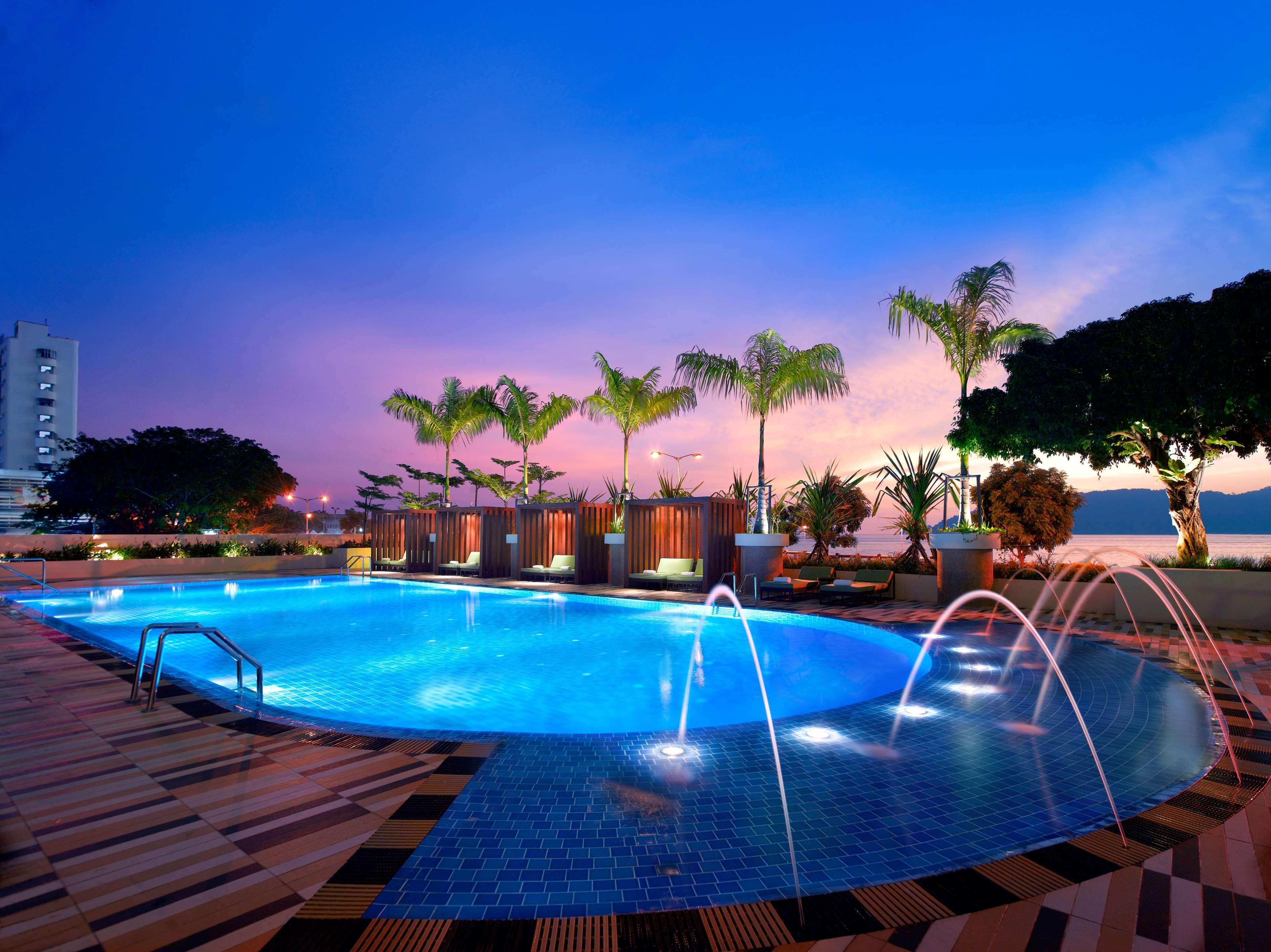 Hotel Hyatt Regency Kinabalu Kota Kinabalu Zewnętrze zdjęcie The swimming pool at the hotel